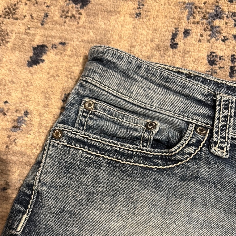 BKE Blue Jean Shorts Vintage Distressed Style - Picture 4 of 10